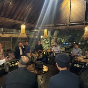 photo_6122850440710917248_w