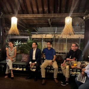 photo_6122850440710917250_w